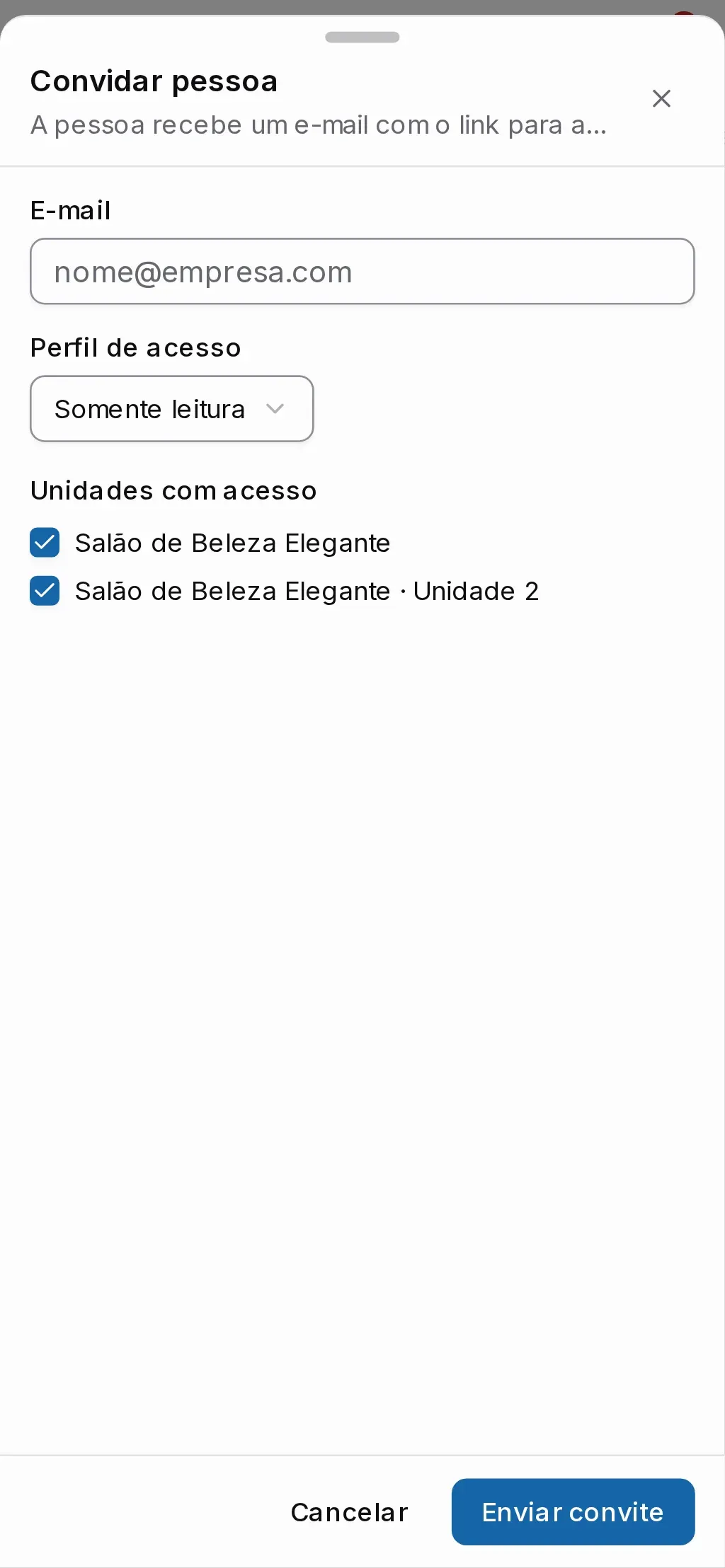 Janela Convidar pessoa com e-mail, perfil de acesso e unidades (no celular)