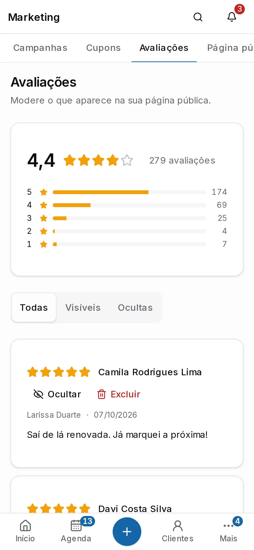 Avaliações com a nota média, a distribuição por estrelas e a lista de comentários dos clientes (no celular)